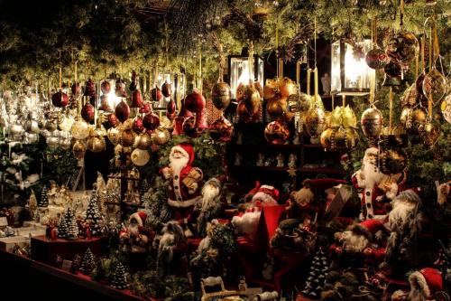 christmas-market-540918 1920